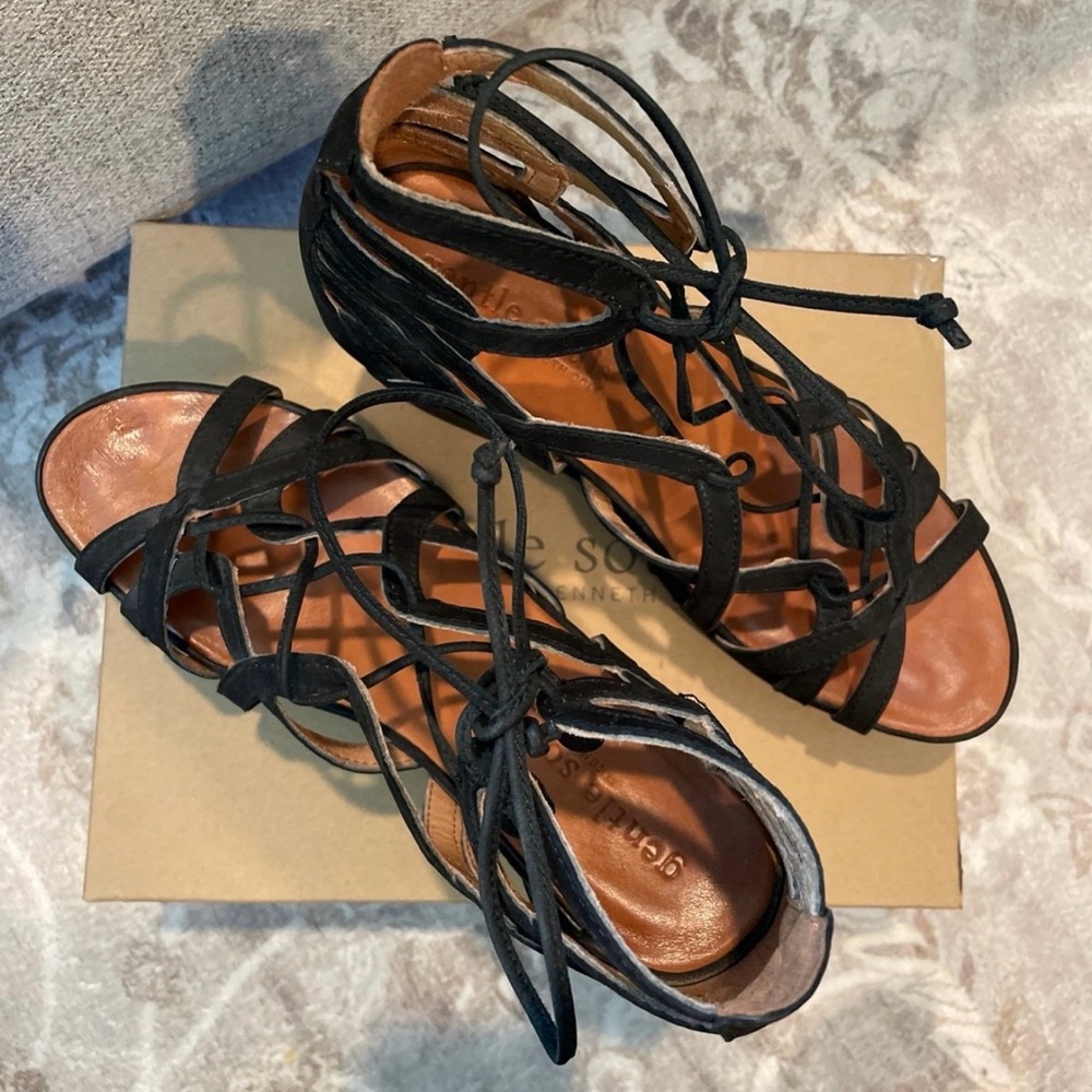 Kenneth Cole Gentle Souls Black Wedges- Size 8.5